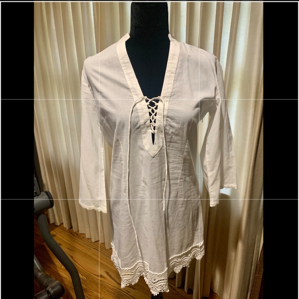Beautiful Lucy & Co. Ivory Tunic